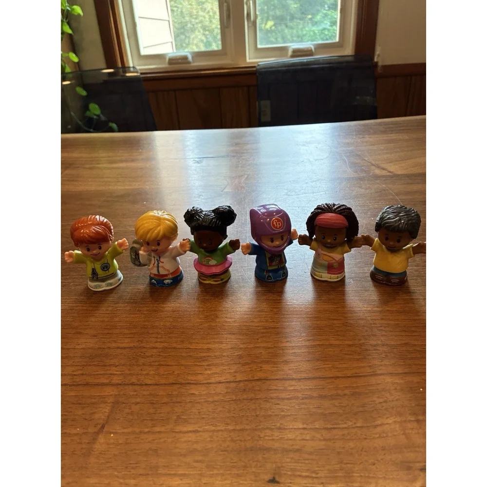 Lot Of 6 Fisher Price Little People Figures